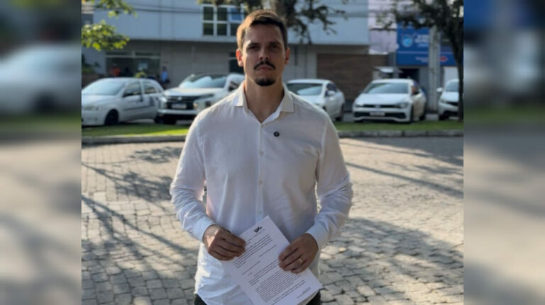 Bruno Win busca barrar o aumento da taxa do esgoto em Blumenau (créditos: reprodução).