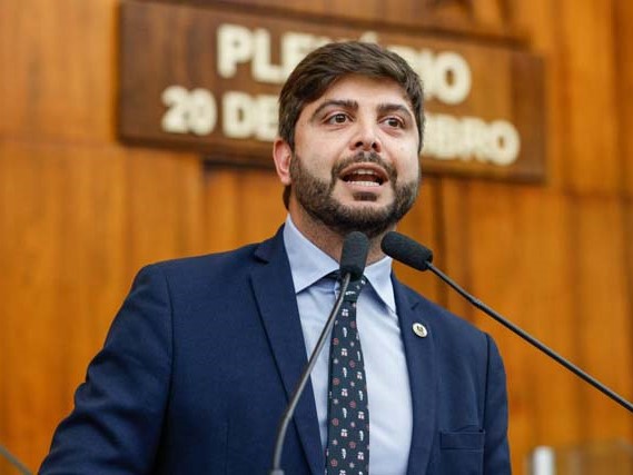 Felipe Camozzato está processando Eduardo Leite por promoção pessoal no documentário “Todos Nós por Todos Nós” (créditos: Fernando Gomes/Assembleia Legislativa).