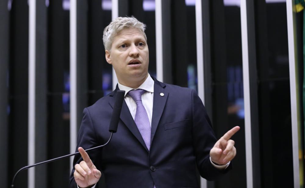 Marcel van Hattem solicitou a presença do ministro Ricardo Lewandowski para esclarecer o asilo político concedido à ex-primeira-dama corrupta do Peru (créditos: Kayo Magalhães/Câmara dos Deputados).