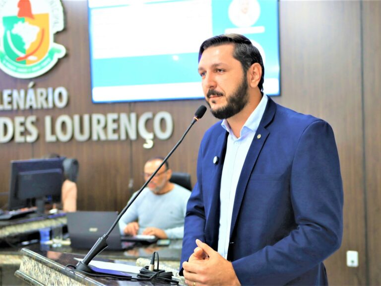 Lucas Follador apresentou um projeto para destinar ⅕ das vagas de consultas em UBSs para grupos prioritários (créditos: reprodução).