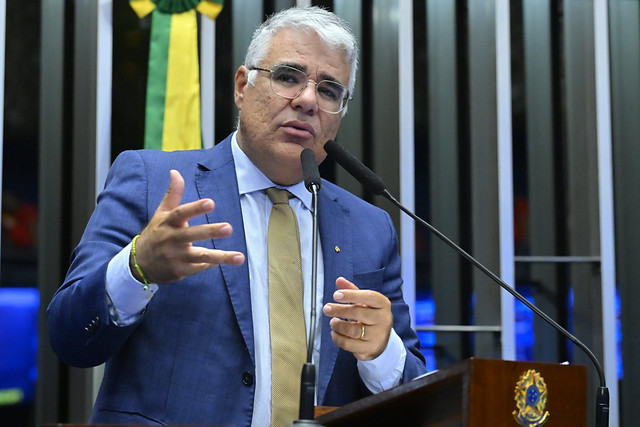 Eduardo Girão apresentou um projeto para impedir que condenados por estupro recorram em liberdade, uma possibilidade absurda da falha legislação penal do Brasil (créditos: Waldemir Barreto/Agência Senado).