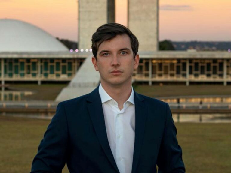 Henrique Mecabô foi o prefeito mais jovem de toda a história de Cascavel. O vice-prefeito assumiu o cargo de chefe do executivo por uma semana (créditos: reprodução).