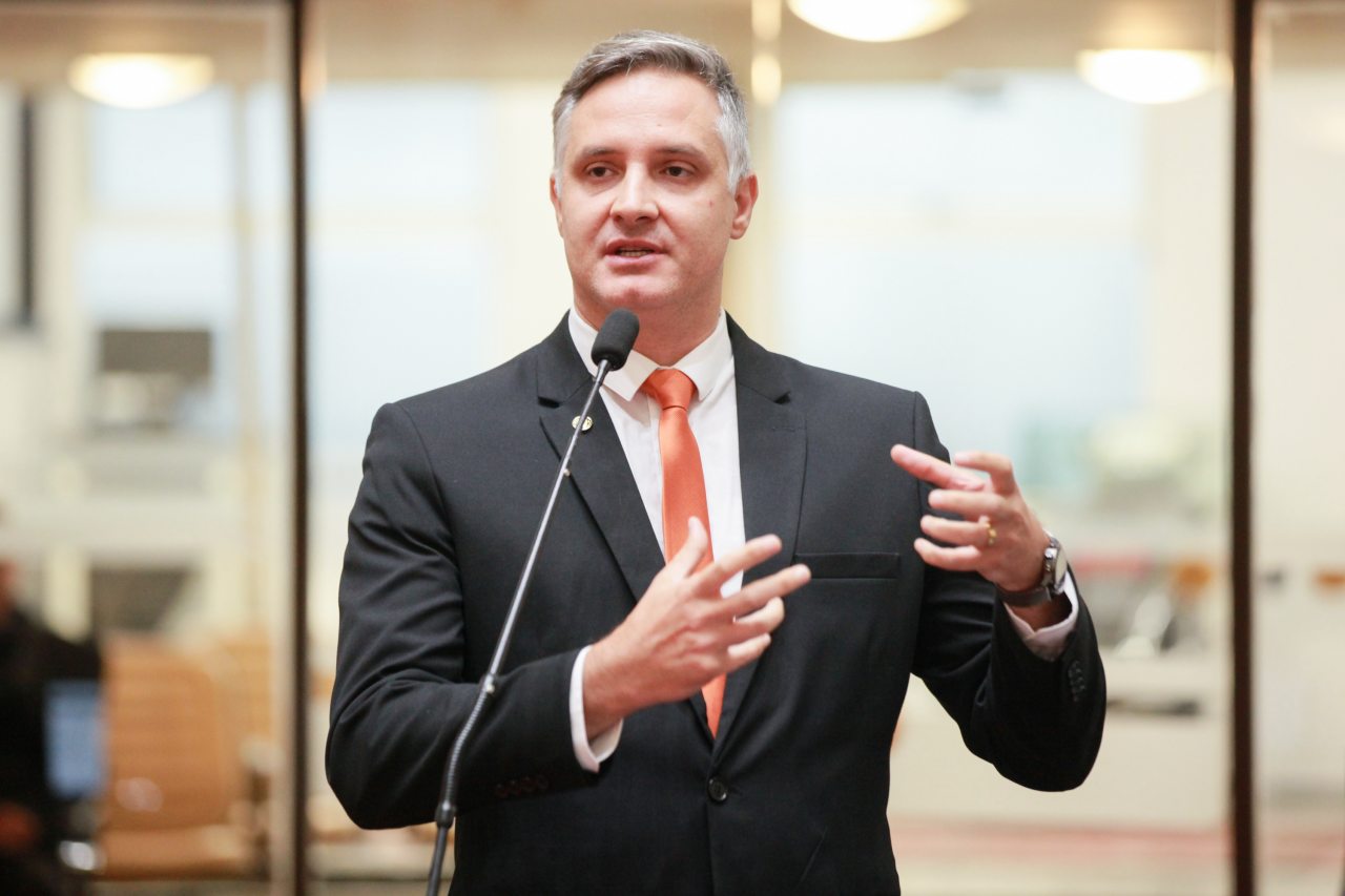 Depois de arquivar a denúncia contra o contrato irregular entre CIASC E OASIS Cloud, o MP voltou a investigar o caso (créditos: Assembleia Legislativa de Santa Catarina).