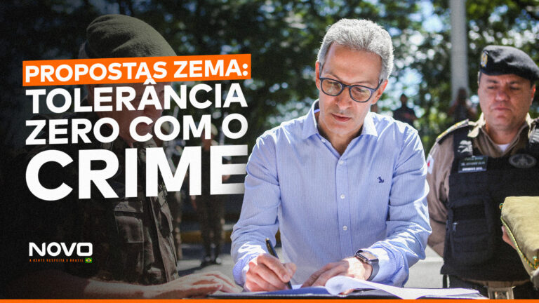 O pré-candidato à presidência, Romeu Zema, que tem uma série de propostas de combate ao crime, assina um documento cercado de policiais de Minas Gerais. Do seu lado esquerdo, lê-se “Propostas Zema: Tolerância zero com o crime”.
