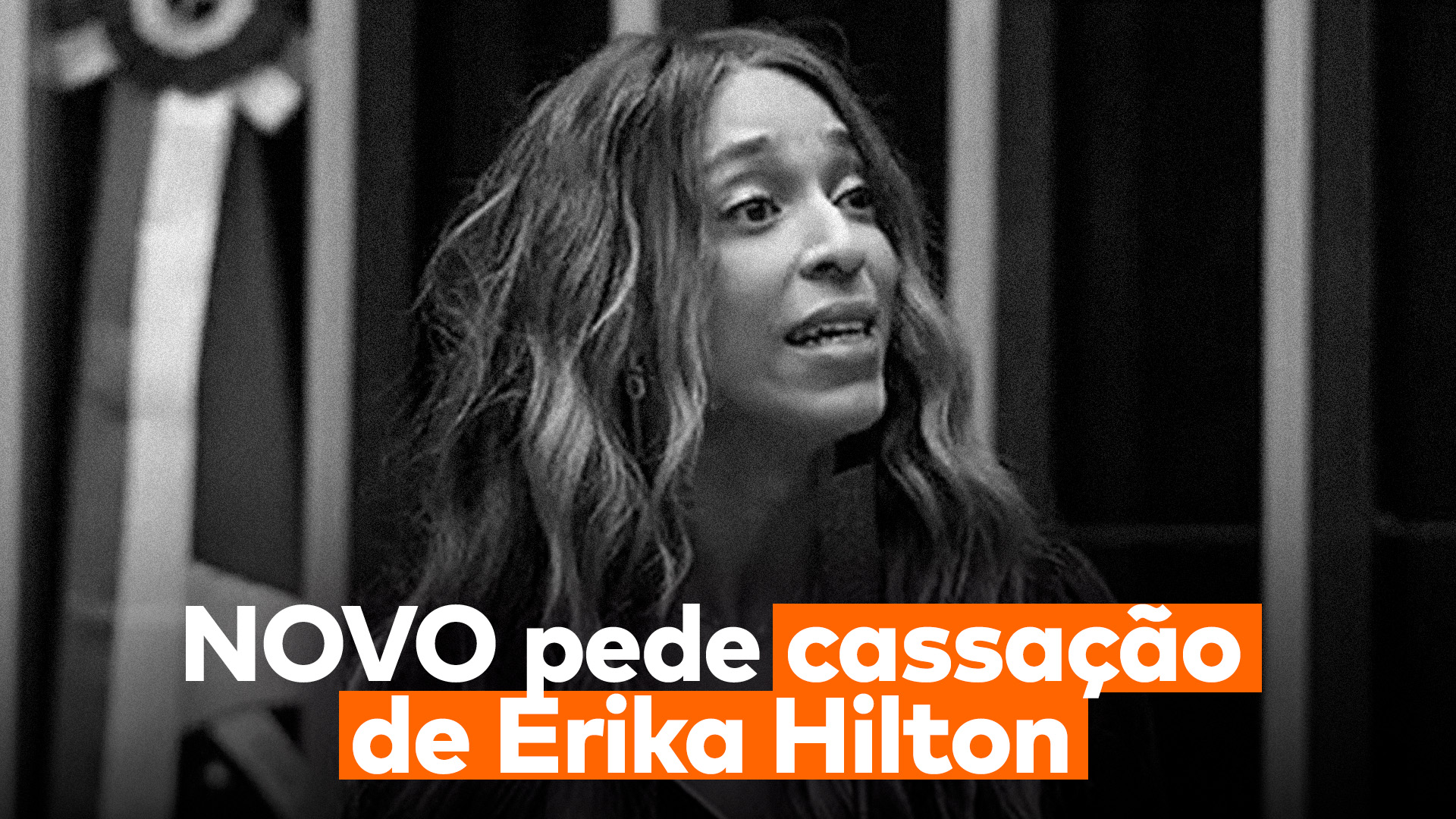 Do lado esquerdo, Erika Hilton, do direito, o presidente do NOVO, Eduardo Ribeiro, e abaixo deles a frase "NOVO pede cassação de Erika Hilton”.