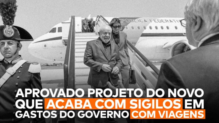 Lula e Janja descem de um jatinho e abaixo deles aparece a frase "Aprovado projeto do NOVO que acaba com sigilos em gastos do governo com viagens”.