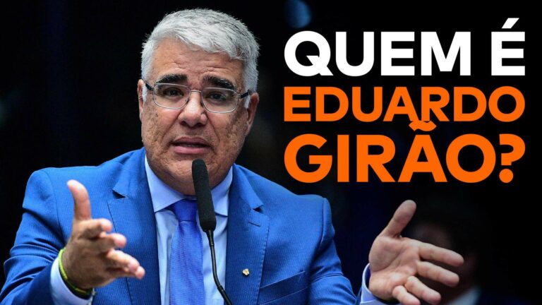 Eduardo Girão, senador pelo Ceará e candidato a vice de Romeu Zema em 2026, aparece de terno azul gesticulando em discurso no Senado Federal, com a pergunta “Quem é Eduardo Girão?” em destaque na imagem.
